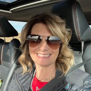 Meet your Posher, Leslie